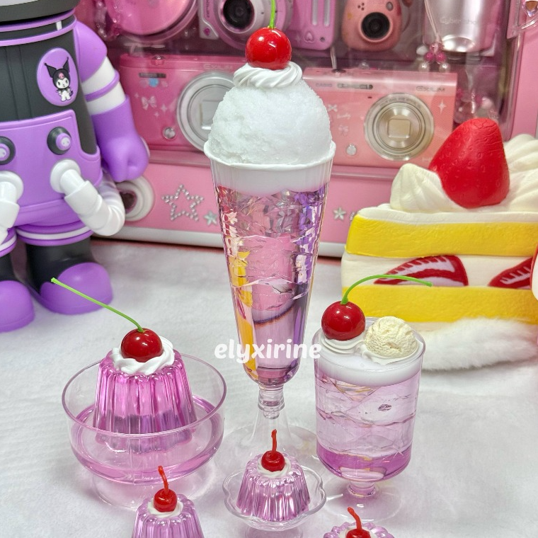 Cream Soda decor figures