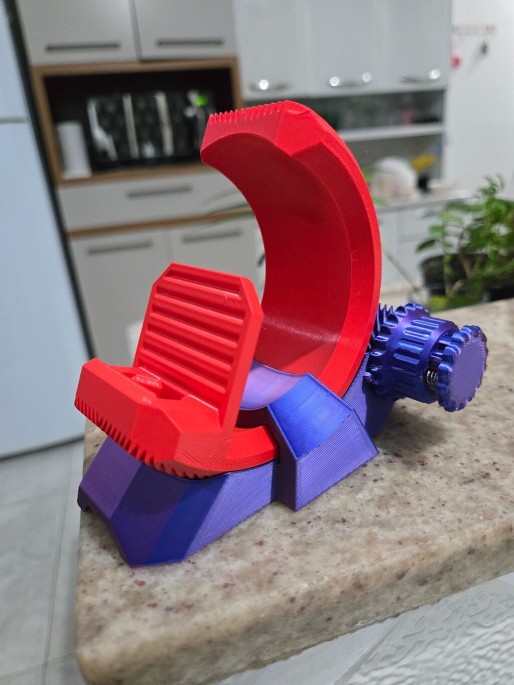Suporte para celular ajust&aacute;vel com engrenagens 3D