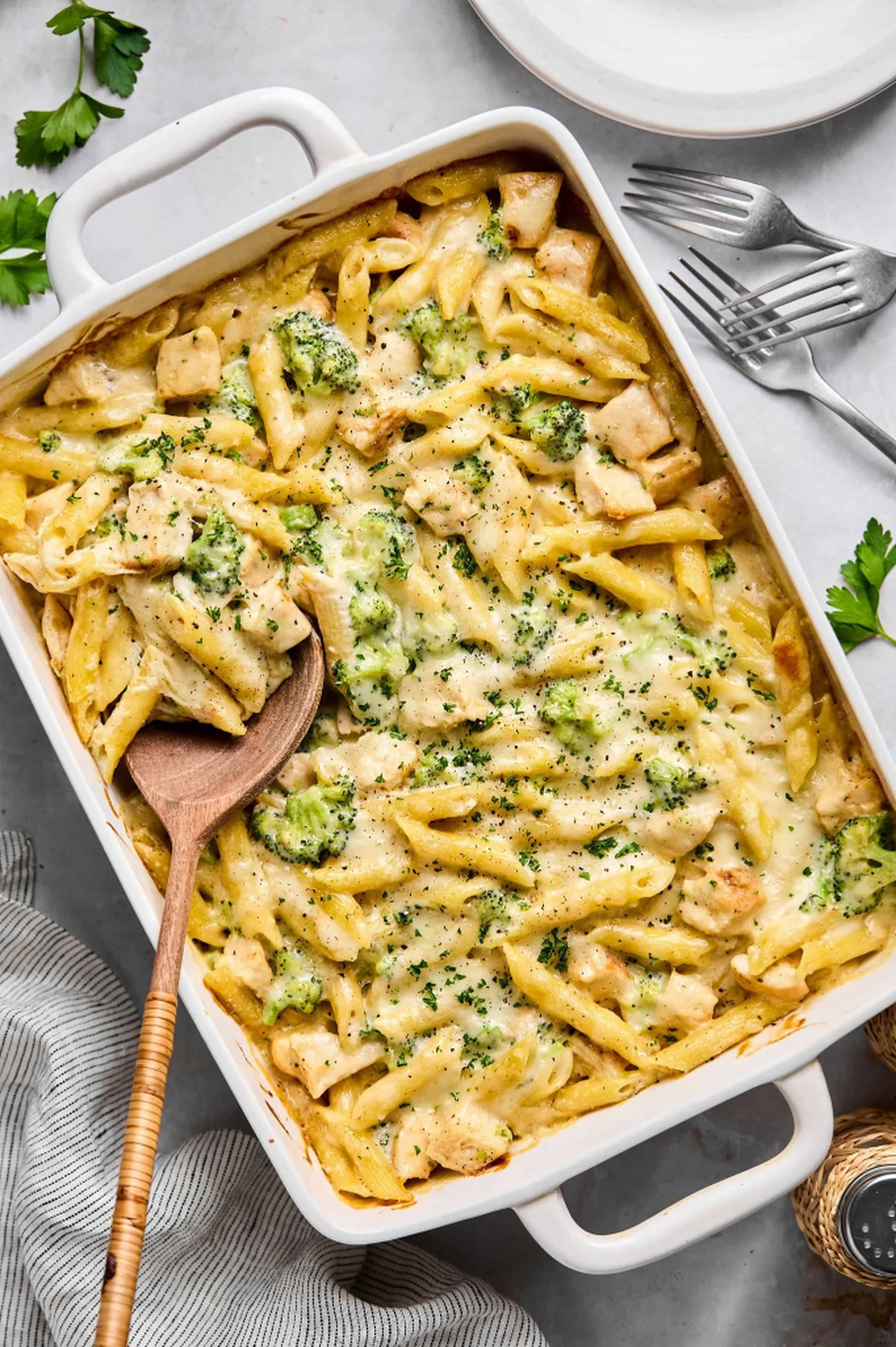 Broccoli chicken pasta bake